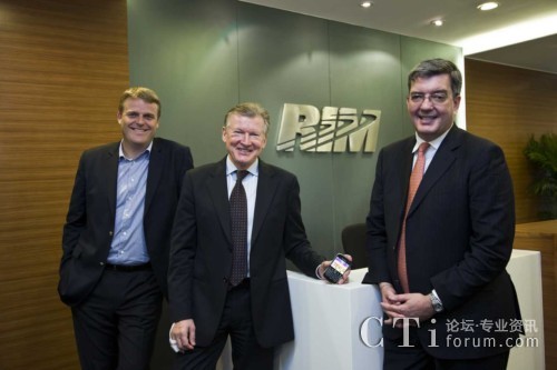 RIM��˾��̫�^(q��)�߼�(j��)������Urpo Karjalainen���� (�D��) �� RIM�Ї�(gu��)�^(q��)�����x��(gu��)����� (�D��) �� ��RIM�Ї�(gu��)�^(q��)�N(xi��o)�۸����ü恆̫�^(q��)���ϠI(y��ng)�N(xi��o)������Alex Lambeek���� (�D��)